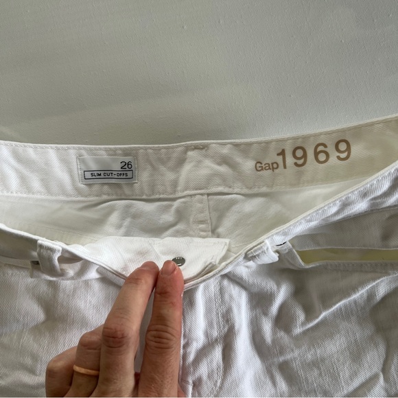 Gap white denim shorts - Picture 3 of 7